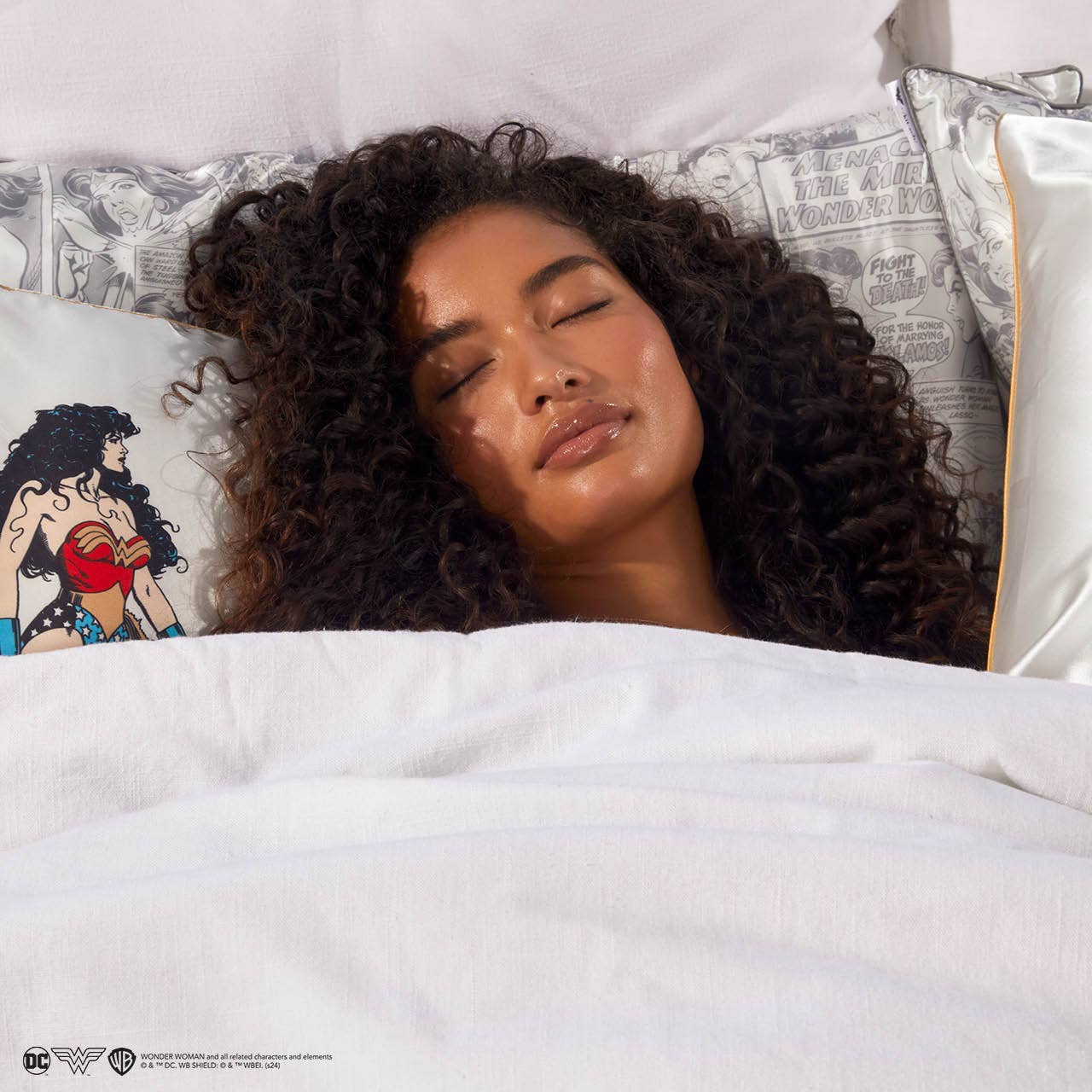 Wonder Woman x kitsch Satin Pillowcase- Comic Print